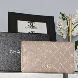 Limited edition Chanel wild stitch Lambskin wallet